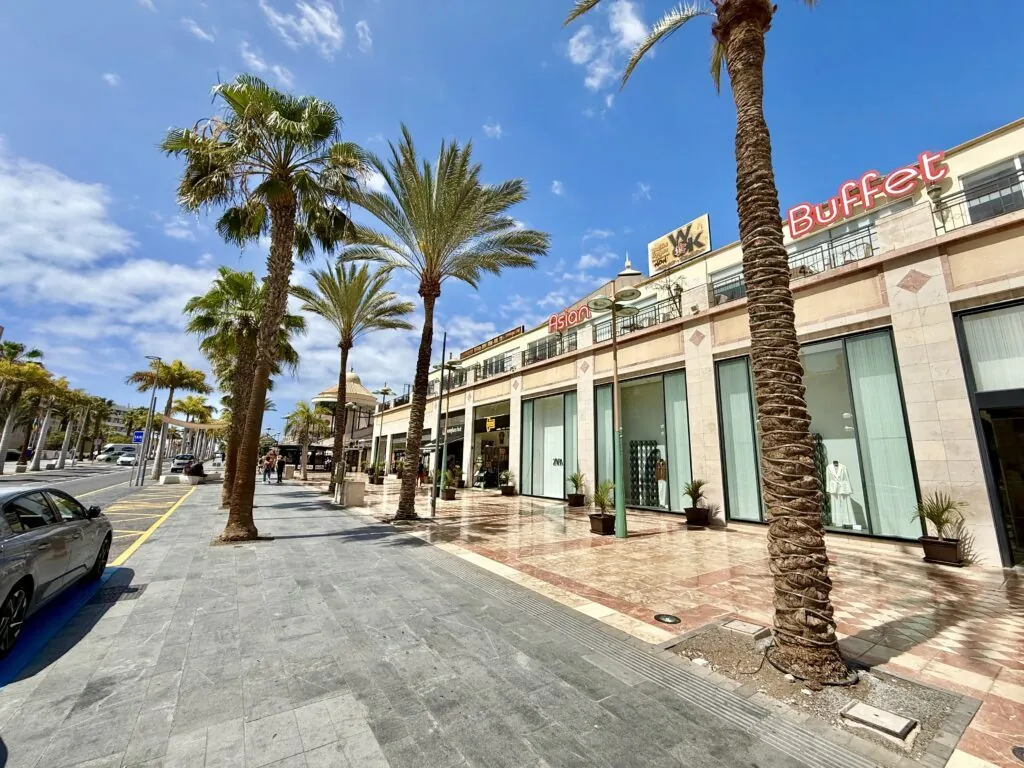 Local Comercial en Venta en Playa de las Américas (Milla de Oro)